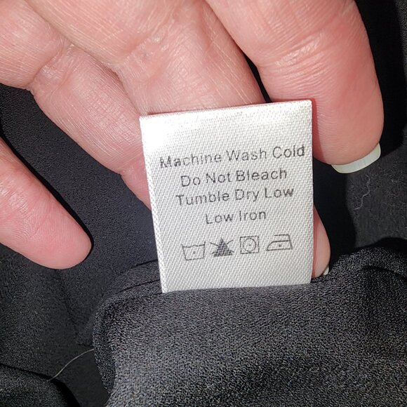 Tuckernuck Black Onyx Tulle Giselle Gown NWT Large - Picture 6 of 9